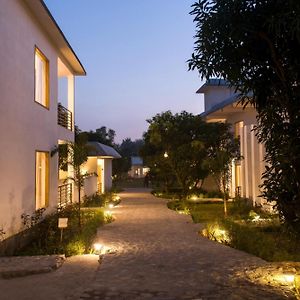 The White Oak Corbett Spa & Resort